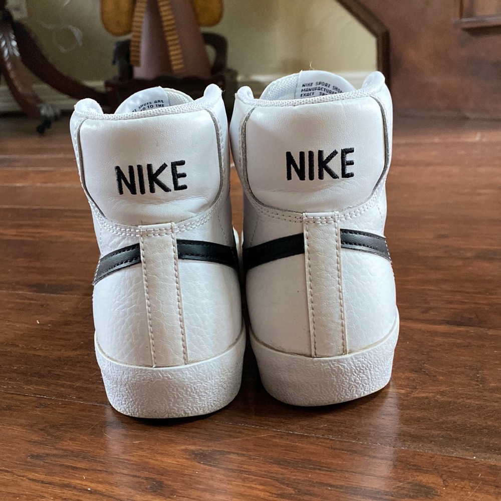Nike Blazers size 6Y/7.5 womens